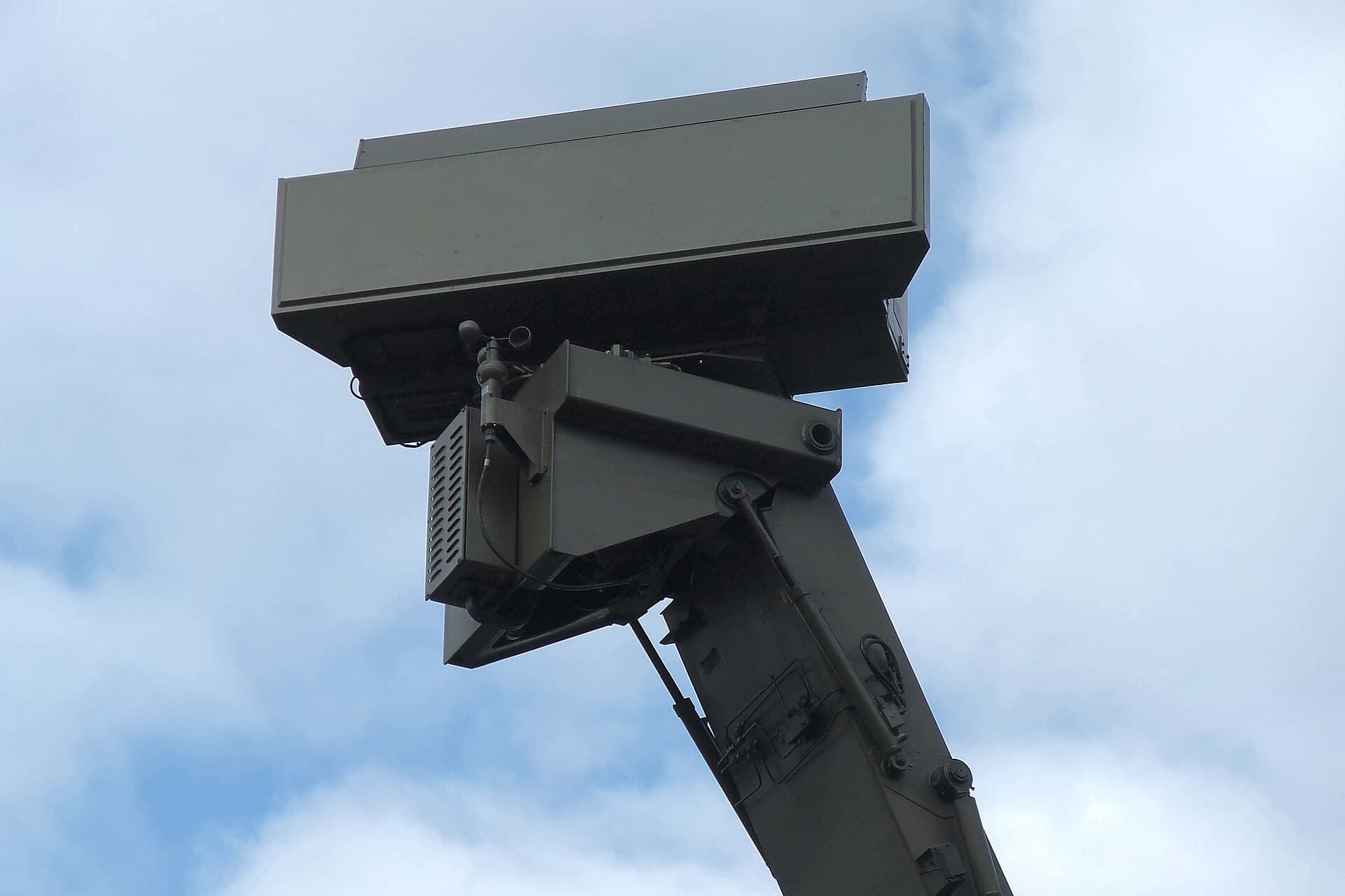 Radar dome installation